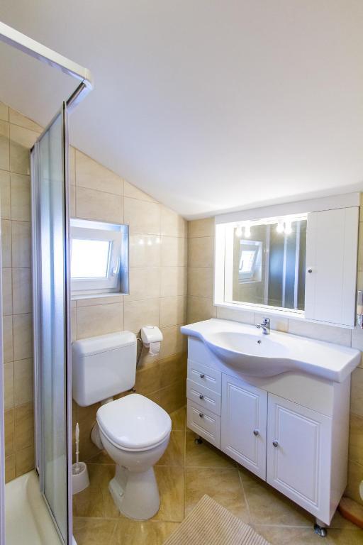 Apartments & Rooms Krk Krk Island Bilik gambar